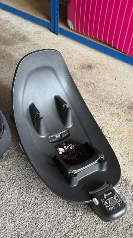 Photo of free Baby/Child Isofix Car Seat & Base (Wrecclesham GU10) #2