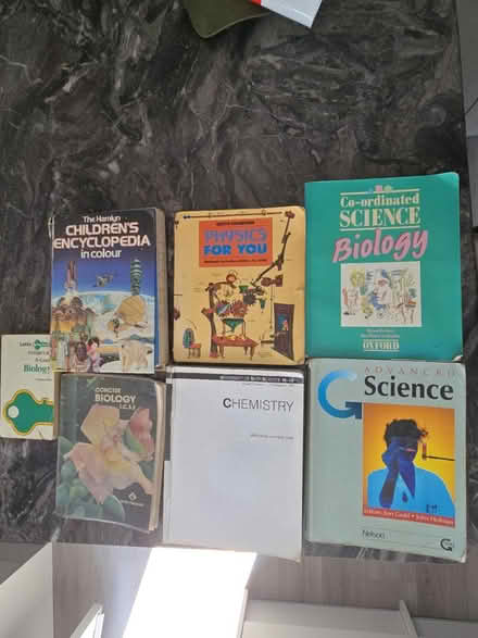 Photo of free mixed gscs science books (UB1 southall) #1