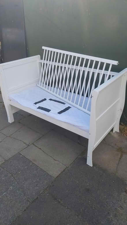 Photo of free Cot with the matrass (Br15ew) #1