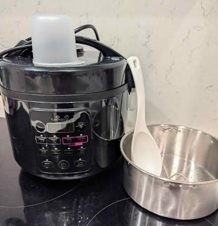 Photo of free Rice cooker (Harrogate HG2) #1