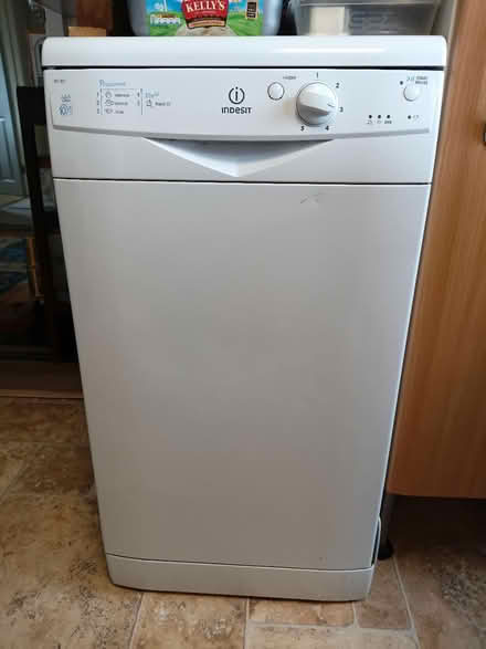 Photo of slimline dishwasher (OX10 Cholsey) #1