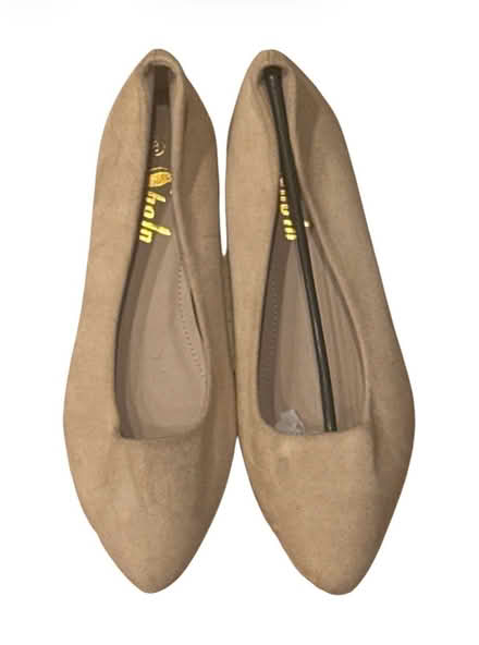 Photo of free Sheln Woman’s Beige Shoes (Brooklyn Storage) #1