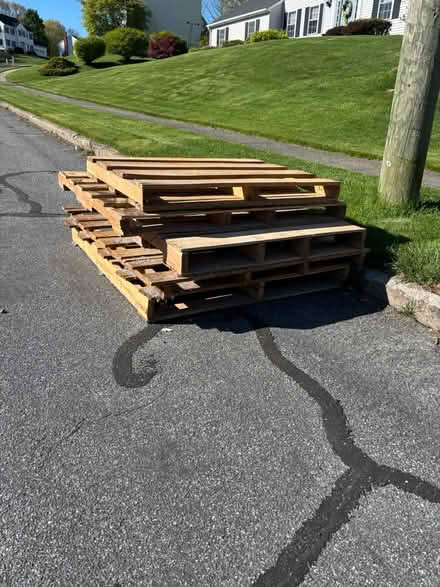 Photo of free Pallets (Lancaster Way - Cheshire) #1