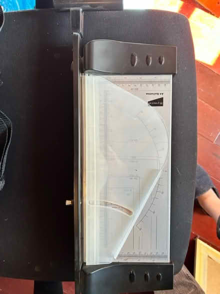 Photo of free Guillotine (North fort st EH6) #1