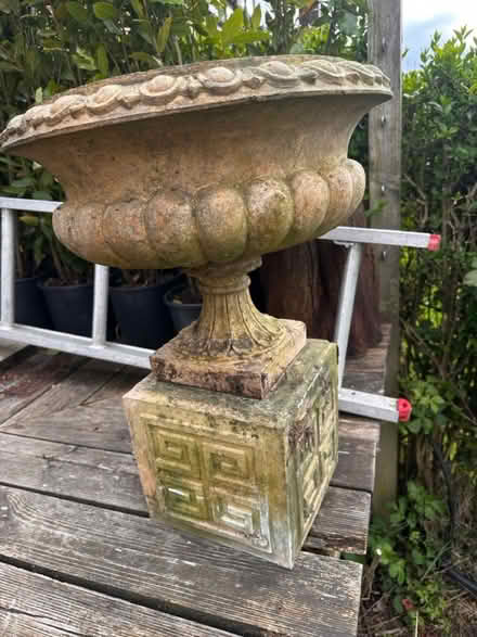 Photo of free Garden urn beautiful but cracked (Greystones S11) #3