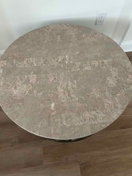 Photo of free 36 in coffee table (Middletown S. Bayberry area) #1