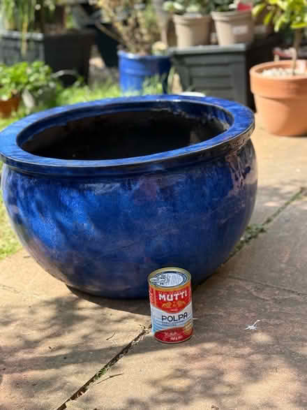 Photo of free XL garden pot.has large crack (Chelmer village CM2) #1
