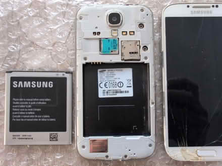 Photo of free 2x Samsung phones (Aylesford) #1