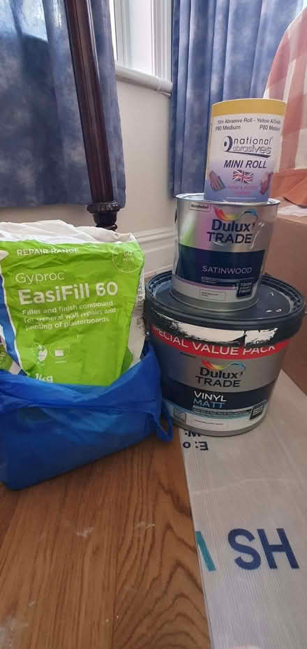 Photo of free paints & repairs filler (Ravenscourt Park W6) #2