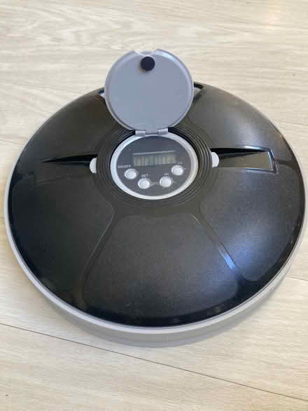 Photo of free Automatic cat feeder (Trowse NR1) #2