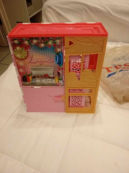 Photo of free Plastic doll house (Richmond TW9) #1