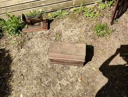 Photo of free Ancient Singer Sewing Machine (Bratton) #1