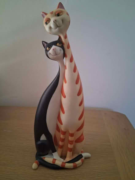Photo of free Cool Cats Ornament - Hugging, Richard and Judy (Gleneagles area, Wboro NN8) #1