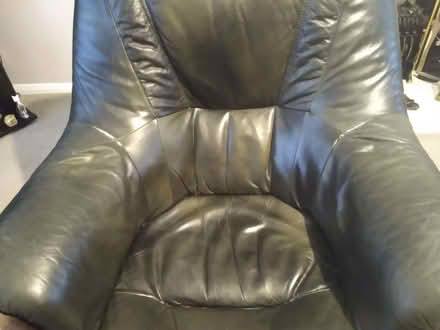 Photo of free Dark Green Leather & Oak Frame Chair (Ash Wharf GU12) #3