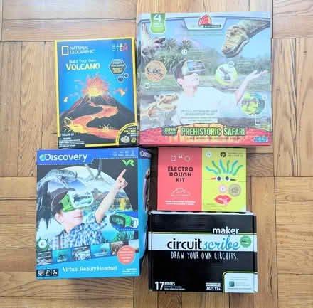 Photo of free Kids Activity Kits VR/STEM (Qxs Blvd Union Turnpike) #1