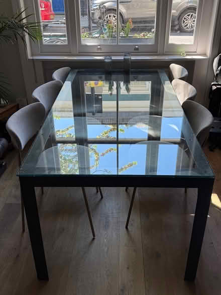 Photo of free Modern Dining Table Pickup (Notting Hill Gate) #2
