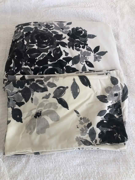 Photo of free Kingsize Duvet set (Copnor PO2) #2