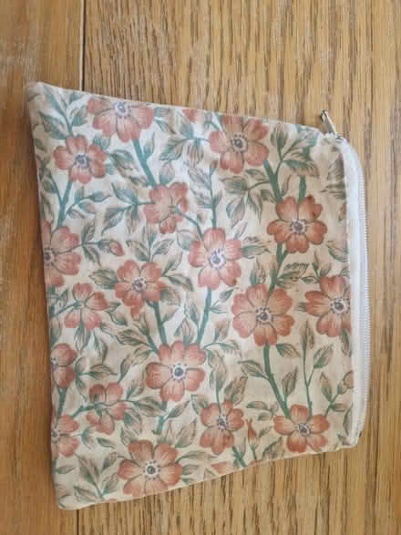 Photo of free 2 make up bags (SE10) #3