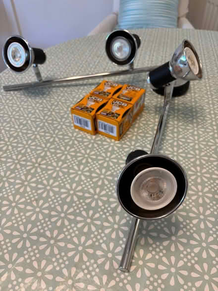 Photo of free spotlight bar (Bexleyheath DA6) #1