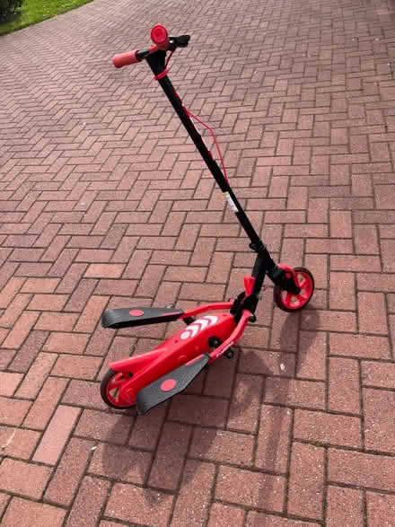 Photo of free Flyer Scooter (Kingennie DD5) #2