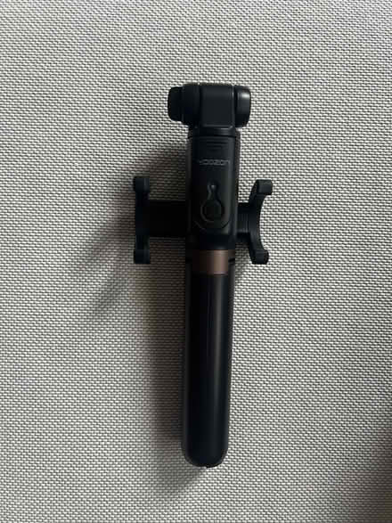 Photo of free Tripod w Bluetooth remote (10018) #1