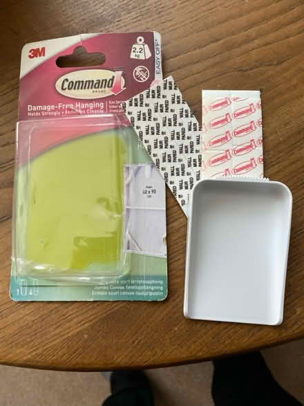 Photo of free A no nails picture hook (Dorking Town Centre RH4) #1