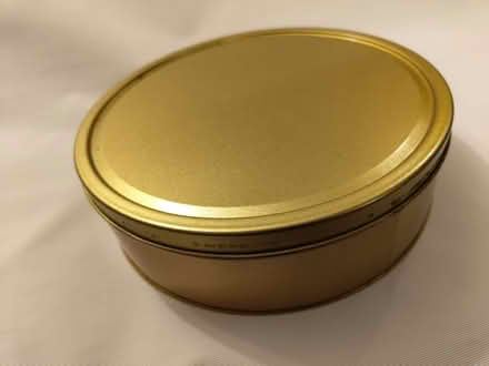 Photo of free Cake/biscuit tin (OX4 Rose Hill) #2