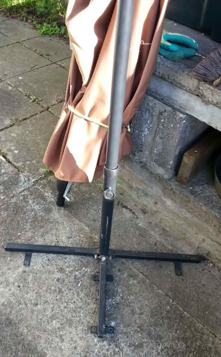 Photo of free Garden cantilever parasol (Bawdrip TA7) #2