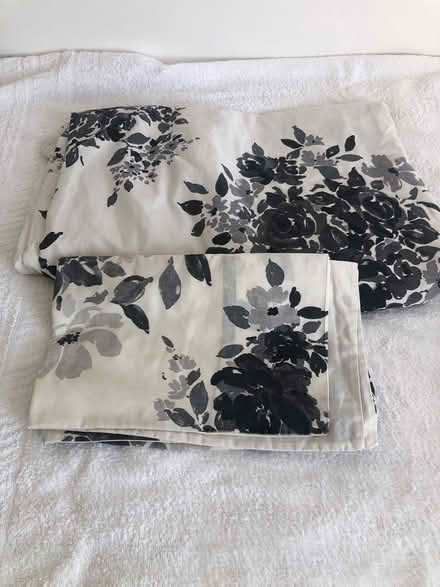 Photo of free Kingsize Duvet set (Copnor PO2) #1