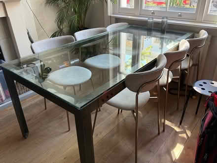 Photo of free Modern Dining Table Pickup (Notting Hill Gate) #1
