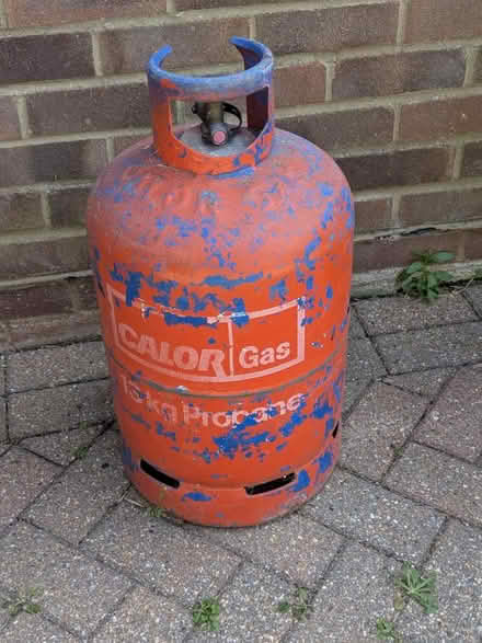 Photo of free 13 kilo Calor Gas propane bottle (Bersted PO21) #1