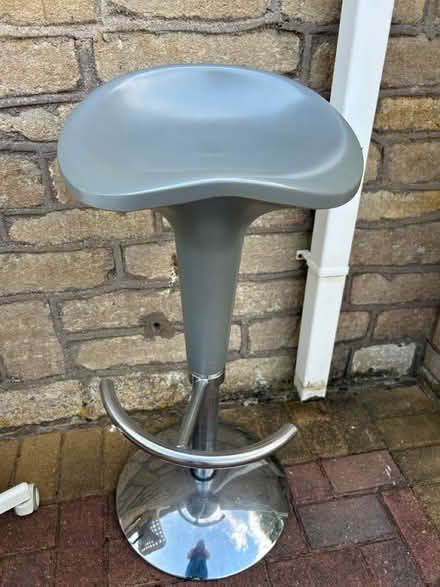 Photo of free High Stool & Desk chair (BA2) #1