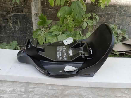 Photo of free Maxi Cosi isofix base with stand (Lansdown) #1