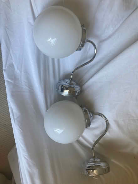 Photo of free 2 indoor lights (Holmes chapel) #1