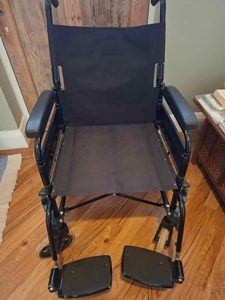 Photo of free Wheel chair to give away (Wallington SM6) #1