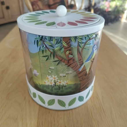 Photo of free Biscuit tin #1 (OX4 Rose Hill) #2
