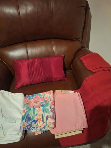 Photo of free Tablecloths and serviettes etc (CT5) #4