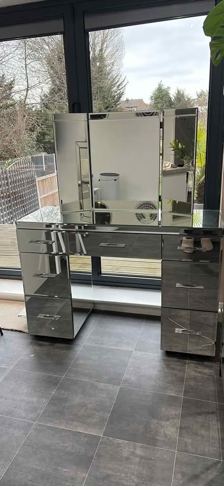 Photo of free Mirrored Dressing Table (Bexleyheath DA6) #2