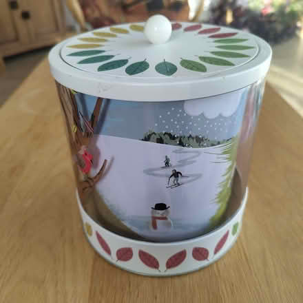 Photo of free Biscuit tin #1 (OX4 Rose Hill) #1