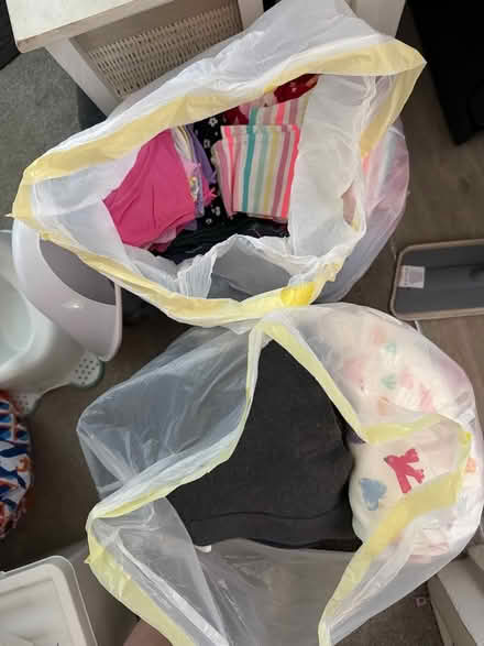 Photo of free Girls clothes 3-4yrs (SG19) #1