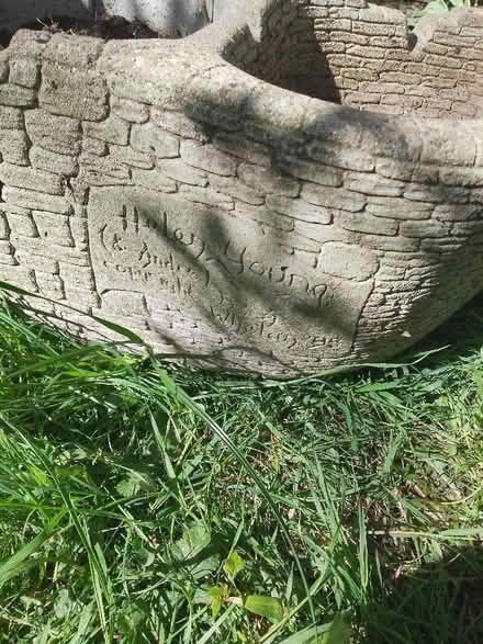 Photo of free Concrete planter (Tunbury Wood ME5) #4