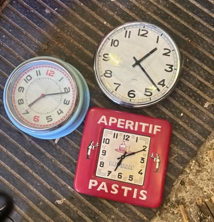 Photo of free 3 clocks (SK17 Buxton) #1