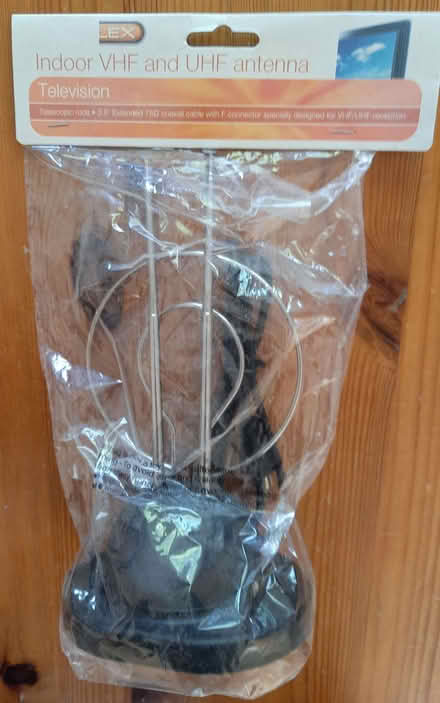 Photo of free Indoor VHF and UHF Antenna (Warsash SO31) #1