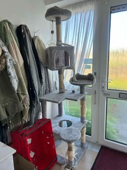 Photo of free Tall cat scratch post -sleep pod (Ratby Leicester LE6 thanks) #1