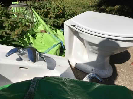 Photo of free Heritage sink and toilet (Gresford LL12) #1