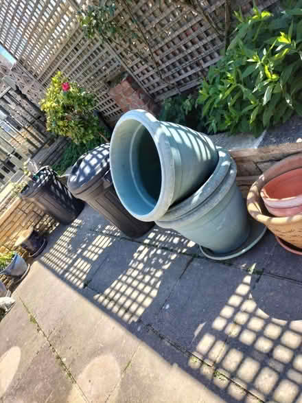 Photo of free 3 Very Lge VGC Plantar Pots/1 Tray (Hilsea Portsmouth PO2) #3