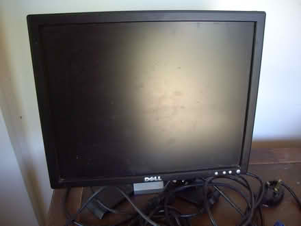 Photo of free Dell PC Computer screen & keyboard (Whitley SN12) #2