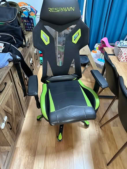 Photo of free Desk and computer chair (Celebration) #1