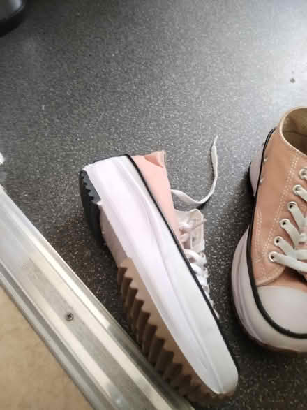 Photo of free Pink trainers (Sw4) #2