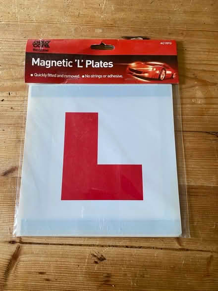 Photo of free magnetic L plates (Emmer Green RG4) #1